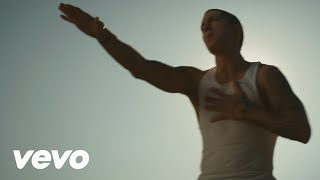 Love The Way You Lie (ft. Rihanna)