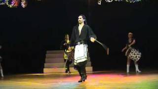 Malambo cuchillo y boleadora